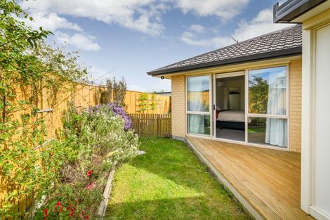 Photo of property in 98 Rosalie Terrace, Kelvin Grove, Palmerston North, 4414