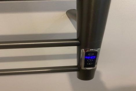 Photo of property in 2/20 Bayview Road, Bayview, Auckland, 0629