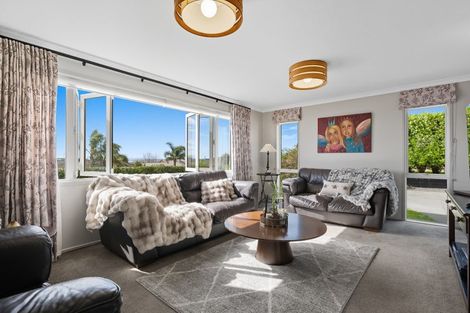 Photo of property in 11 Haden Place, Omokoroa, 3114