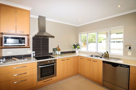 Photo of property in 28 Deller Drive, Carterton, 5713