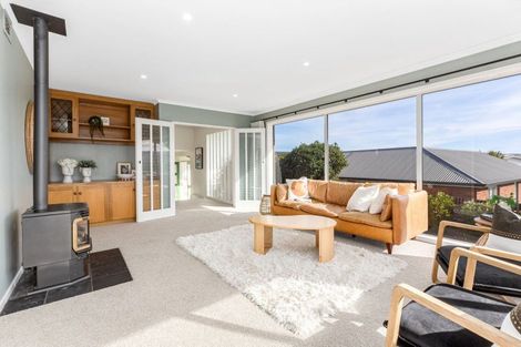 Photo of property in 11 Spinnaker Drive, Whitby, Porirua, 5024