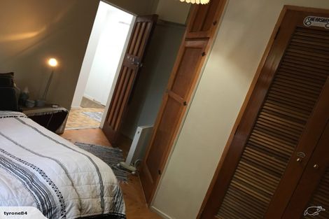 Photo of property in 84 Moncks Spur Road, Redcliffs, Christchurch, 8081