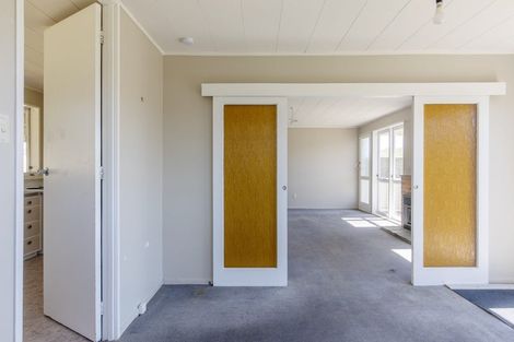 Photo of property in Ex Awariki School, 667 Mangahei Road, Te Uri, Dannevirke, 4973
