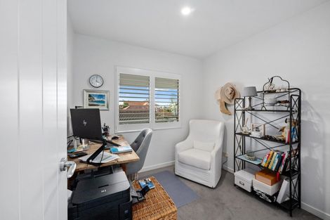 Photo of property in 1/13 Milford Road, Milford, Auckland, 0620