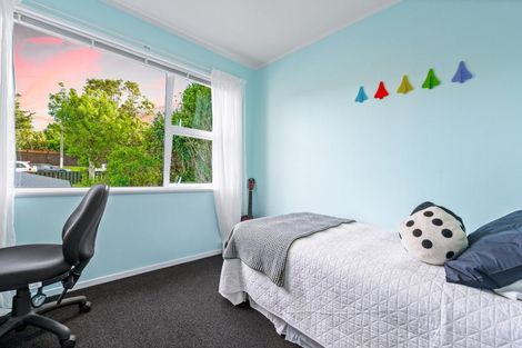 Photo of property in 56 Colwill Road, Massey, Auckland, 0614