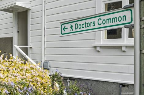 Photo of property in 38 Hawker Street, Mount Victoria, Wellington, 6011