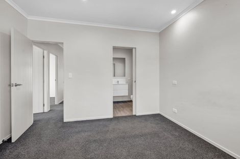 Photo of property in 8 Manatu Lane, Inglewood, 4330