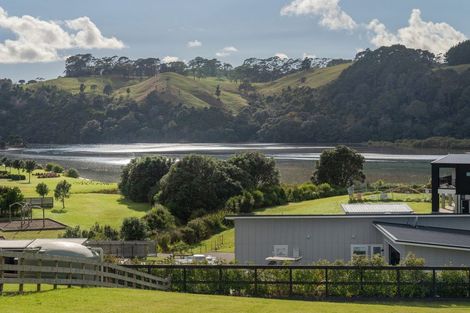 Photo of property in 4 Joyce Harsant Place, Cooks Beach, 3591