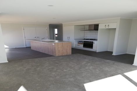 Photo of property in 869c Whangaparaoa Road, Manly, Whangaparaoa, 0930