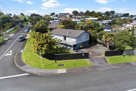Photo of property in 12 Devonshire Road, Unsworth Heights, Auckland, 0632