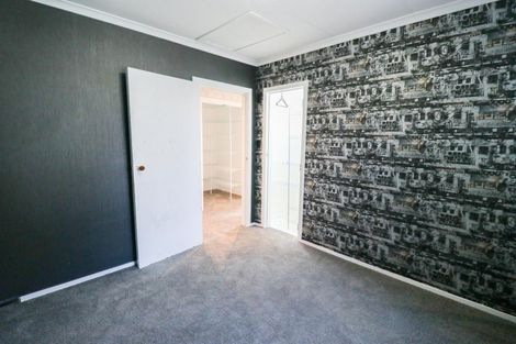 Photo of property in 143 Ruamahanga Crescent, Terrace End, Palmerston North, 4410