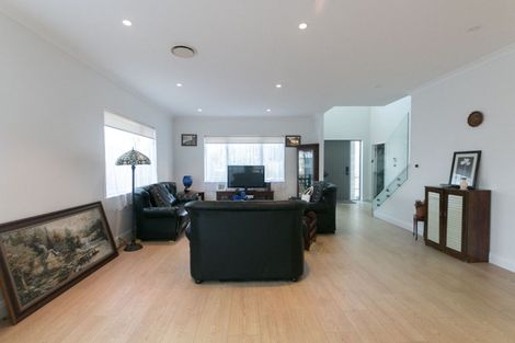 Photo of property in 69 Bordeaux Parade, Te Atatu South, Auckland, 0610