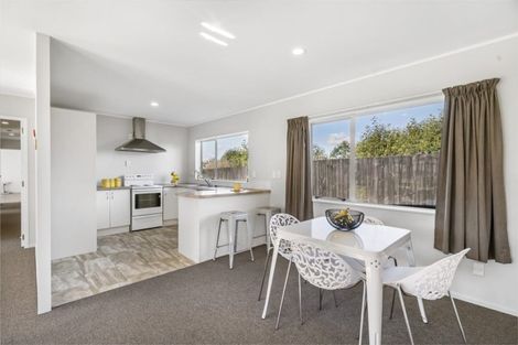 Photo of property in 15 Hocken Place, Mangere Bridge, Auckland, 2022