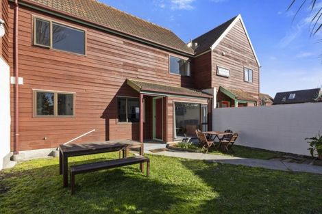 Photo of property in 2/17u Randwick Crescent, Moera, Lower Hutt, 5010