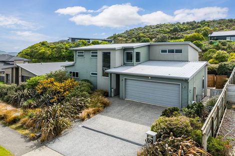 Photo of property in 98 Aotea Drive, Aotea, Porirua, 5024