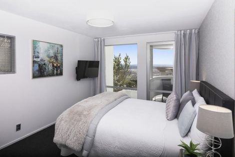 Photo of property in 12 Harry Ell Drive, Cashmere, Christchurch, 8022
