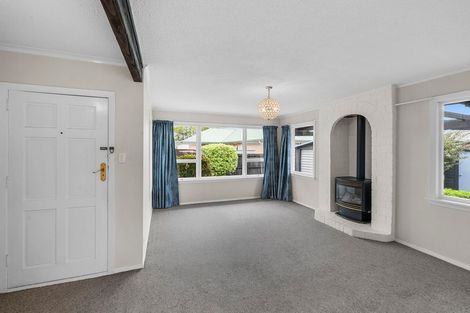 Photo of property in 77 Farquhars Road, Redwood, Christchurch, 8051