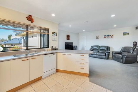 Photo of property in 4 San Lorenzo Rise, Henderson, Auckland, 0612