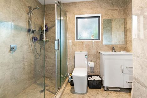 Photo of property in 18c Riverpark Crescent, Henderson, Auckland, 0610