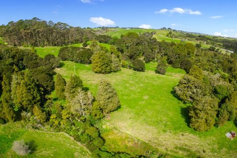 Photo of property in 28 Griggs Road, Whitford, Howick, 2571