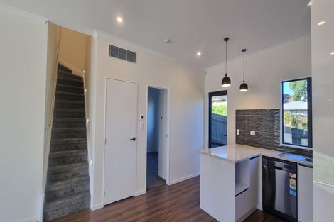Photo of property in 19 Eastview Road, Glen Innes, Auckland, 1072