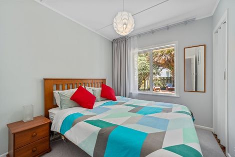 Photo of property in 30 Beazley Avenue, Paparangi, Wellington, 6037