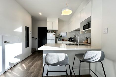 Photo of property in 3 Morihana Close, Glen Eden, 0602