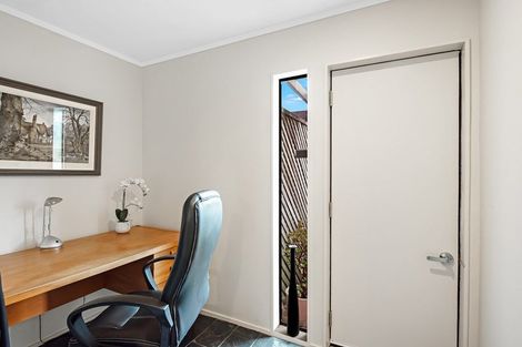 Photo of property in 10 Napier Grove, Waikanae Beach, Waikanae, 5036