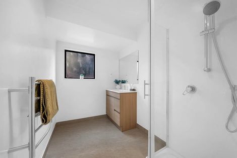 Photo of property in 10 Marco Place, Highland Park, Auckland, 2010