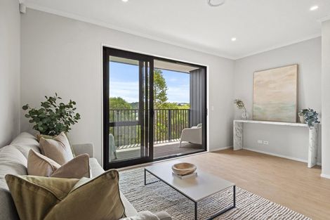 Photo of property in 5/1 Parapara Place, Albany, 0632