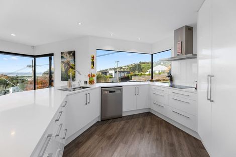 Photo of property in 2/60 Moncks Spur Road, Redcliffs, Christchurch, 8081