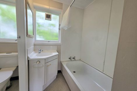 Photo of property in Churchill Flats, 213 The Terrace, Wellington Central, Wellington, 6011