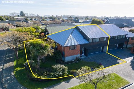 Photo of property in 2/15 Lowry Avenue, Redwood, Christchurch, 8051