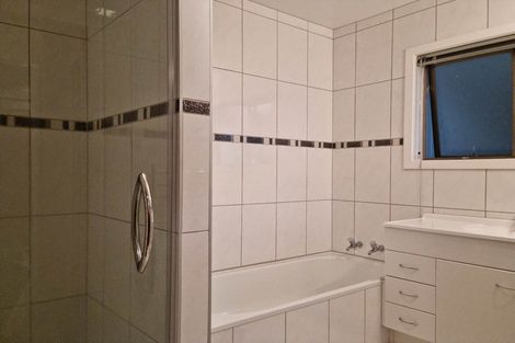 Photo of property in 72 Manu Crescent, Upper Vogeltown, New Plymouth, 4310