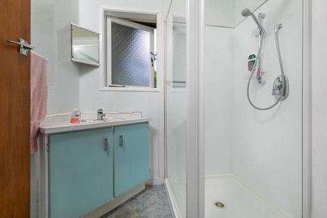 Photo of property in 11 Kingdale Road, Henderson, Auckland, 0610