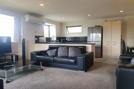 Photo of property in 96 Kamara Road, Glen Eden, Auckland, 0602