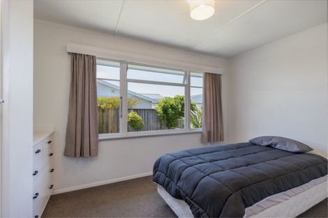 Photo of property in 16 Martin Street, Monaco, Nelson, 7011