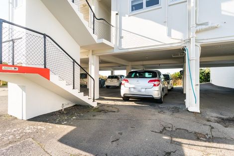 Photo of property in Harbour View Apartments, 147 Ohiro Road, Brooklyn, Wellington, 6021