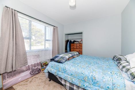 Photo of property in 9 Longburn Road, Henderson, Auckland, 0610