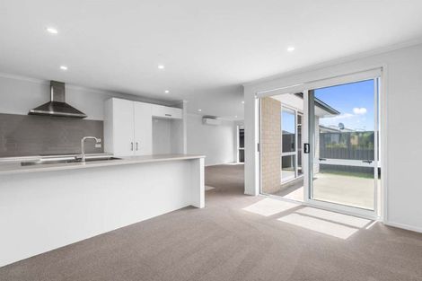 Photo of property in 4 Pioneer Crescent, Omokoroa, 3114
