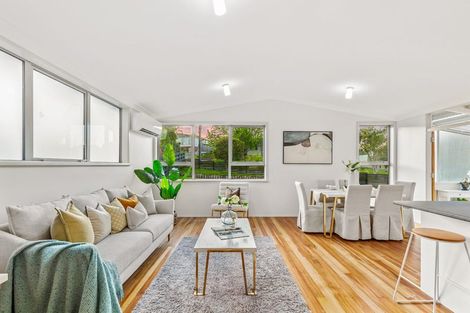 Photo of property in 18 Waimumu Road, Massey, Auckland, 0614