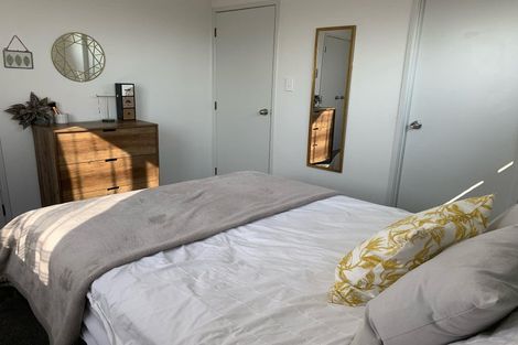 Photo of property in 1/45 Everglade Drive, Goodwood Heights, Auckland, 2105