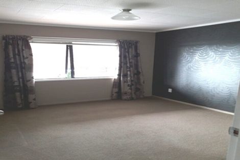 Photo of property in 11 Lasque Place, Glen Eden, Auckland, 0602