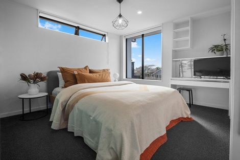 Photo of property in 22b Strowan Road, Strowan, Christchurch, 8052