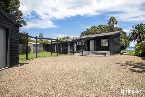 Photo of property in 13 Waione Avenue, Athenree, Waihi Beach, 3177