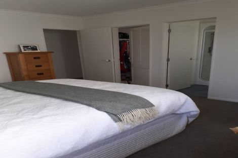 Photo of property in 12 Shelter Grove, Frankleigh Park, New Plymouth, 4310