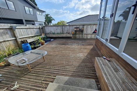 Photo of property in 5 Wilbur Place, Pakuranga Heights, Auckland, 2010