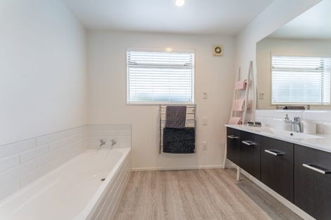 Photo of property in 87 Temple Crescent, Gleniti, Timaru, 7910