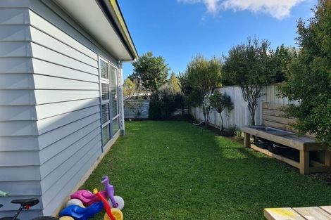 Photo of property in 90a Endeavour Drive, Whitby, Porirua, 5024