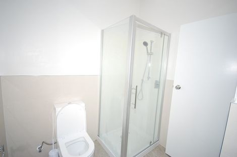 Photo of property in 2/64 Exmouth Road, Northcote, Auckland, 0627